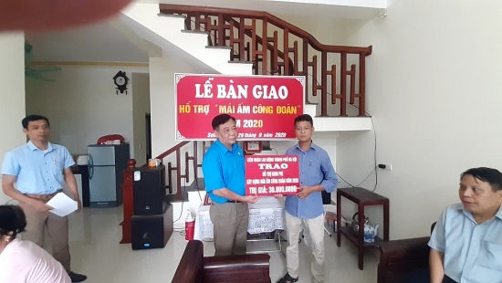 Liên đoàn Lao động huyện Phú Xuyên: Bàn giao Mái ấm Công đoàn cho đoàn viên