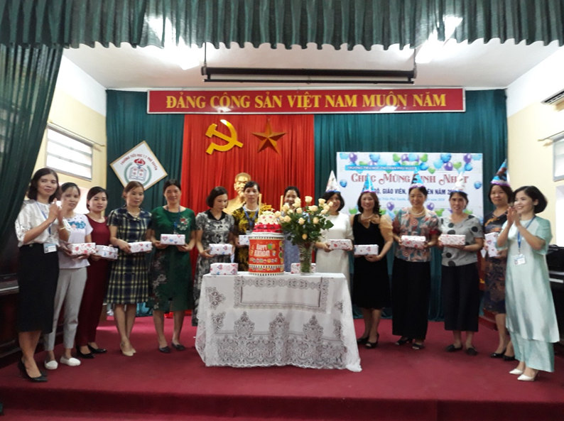 Công đoàn Trường Tiểu học thị trấn Phú Xuyên: Chú trọng chăm lo cho cán bộ giáo viên