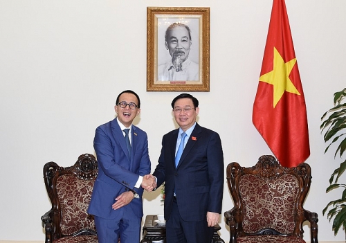 Phó Thủ tướng Vương Đình Huệ tiếp các vị khách quốc tế