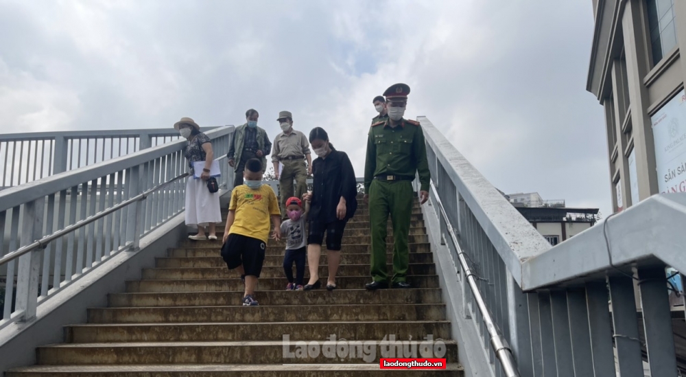 Công an phường Thượng Đình, quận Thanh Xuân: Nỗ lực chung tay đẩy lùi dịch Covid-19