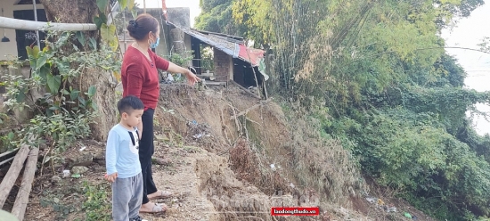 Xóm Gành, thôn Trung Hà, xã Thái Hòa, huyện Ba Vì: Người dân nơm nớp nỗi lo “hà bá” nuốt nhà
