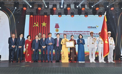 HDBank đón nhận Huân chương Lao động nhân kỷ niệm 30 năm thành lập