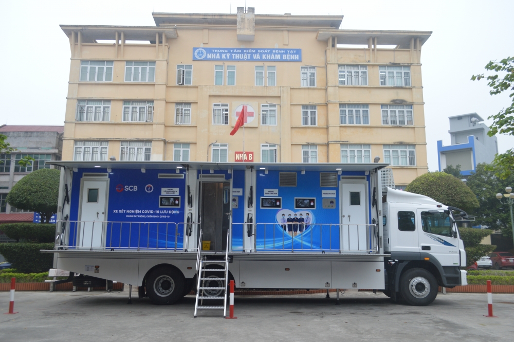 SCB tiếp tục hoạt động trao tặng xe xét nghiệm lưu động tại Thái Bình và Thanh Hóa