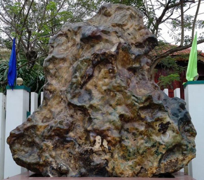 Đại gia Quảng Nam sở hữu nhà sản cổ 200 tuổi và tảng đá quý 14 tấn