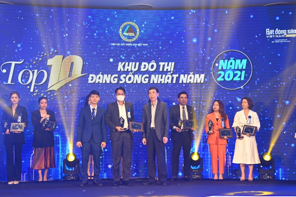 Văn Phú – Invest được vinh danh thương hiệu bất động sản dẫn đầu Việt Nam năm 2021