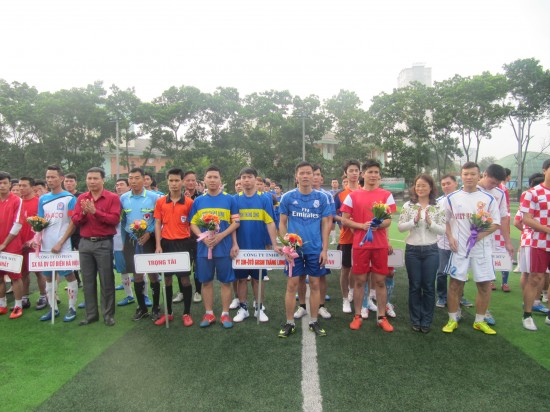 Khai mạc giải bóng đá mini trong CNVCLĐ năm 2015