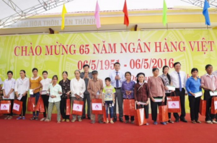 Ngành Ngân hàng hỗ trợ 300 triệu đồng cho xã nghèo Tuyên Quang
