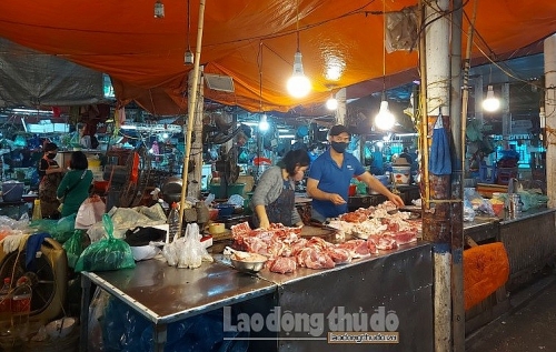 Kiểm tra, đảm bảo bán đúng giá thịt lợn ở các chợ truyền thống