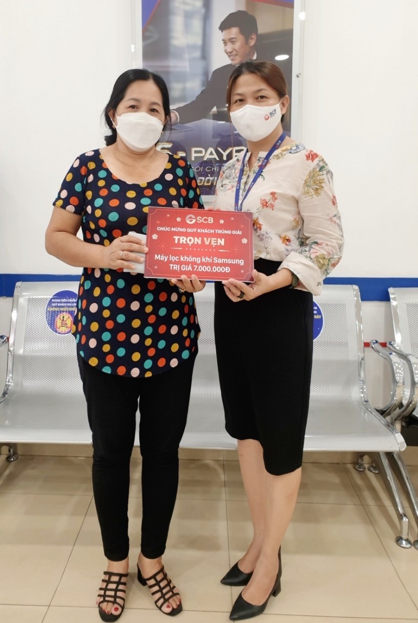 SCB trao thưởng cho khách hàng trúng giải chương trình “Tết Vinh Hoa - Xuân Phú Quý”