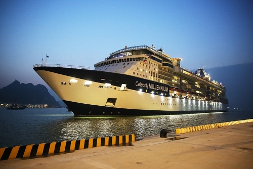 Cảng tàu khách quốc tế Hạ Long đón chuyến tầu đầu tiên