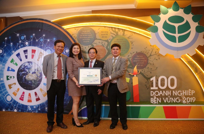 hdbank duoc vinh danh top 10 doanh nghiep ben vung nam 2019
