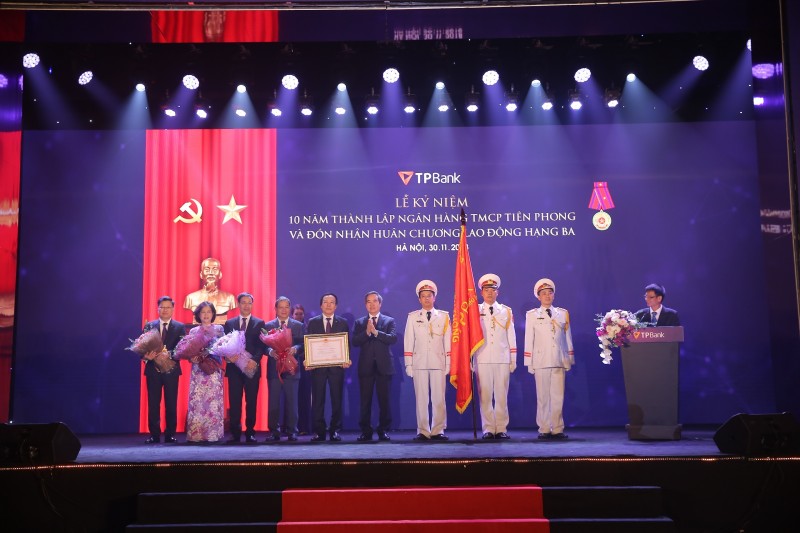 TPBank kỉ niệm 10 năm thành lập và đón nhận Huân chương lao động Hạng Ba