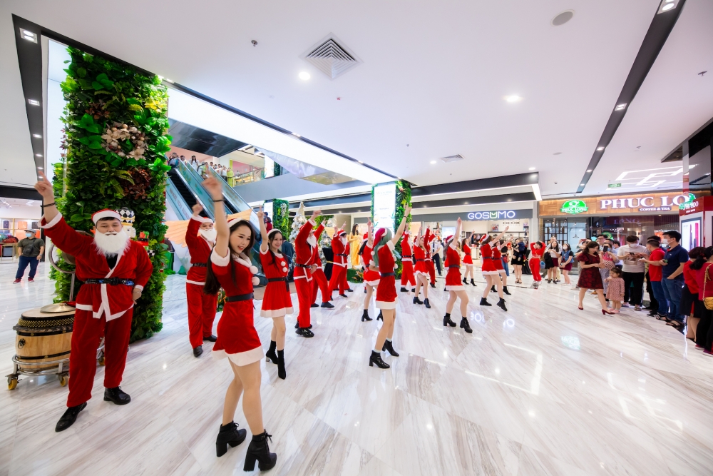 Những hình ảnh sôi động ngày đầu Menas Mall Saigon Airport mở cửa trở lại