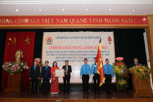 LĐLĐ quận Hoàn Kiếm vinh dự đón nhận Huân chương Lao động hạng Nhất