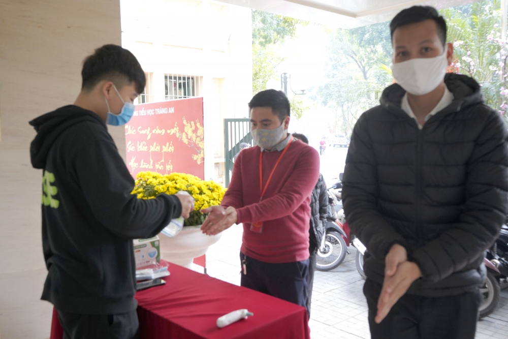 Hơn 500 đoàn viên, người lao động quận Hoàn Kiếm được nhận quà Tết và vé xe miễn phí