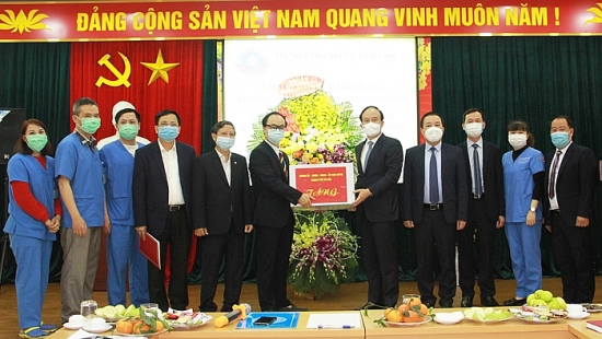 Chủ tịch Hội đồng nhân dân Thành phố thăm, chúc mừng Trung tâm cấp cứu 115 Hà Nội