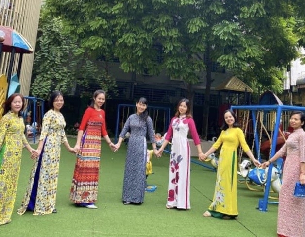 Nữ công nhân, viên chức, lao động quận Đống Đa duyên dáng hưởng ứng “Tuần lễ áo dài Việt Nam”