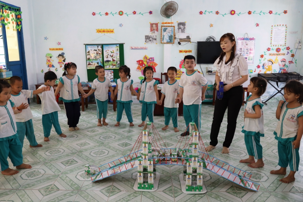 4 năm triển khai, Sữa học đường tỉnh Bến Tre “được lòng” cả thầy trò, phụ huynh
