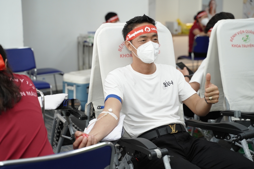 Hơn 300 nhân viên, nhà phân phối và khách hàng của Amway tham gia hiến máu tình nguyện