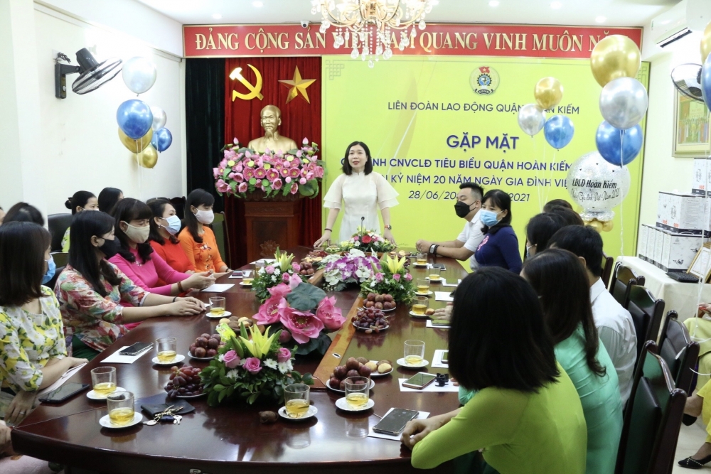 LĐLĐ quận Hoàn Kiếm hướng dẫn biểu dương “Gia đình CNVCLĐ Thủ đô tiêu biểu” năm 2022