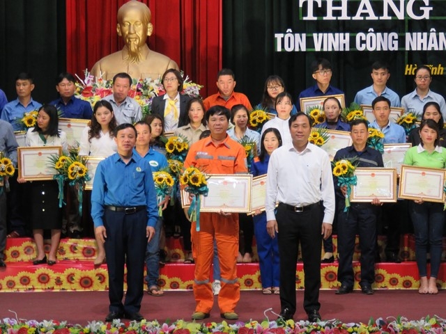Hà Tĩnh: Tôn vinh công nhân lao động tiêu biểu trong Tháng Công nhân năm 2022
