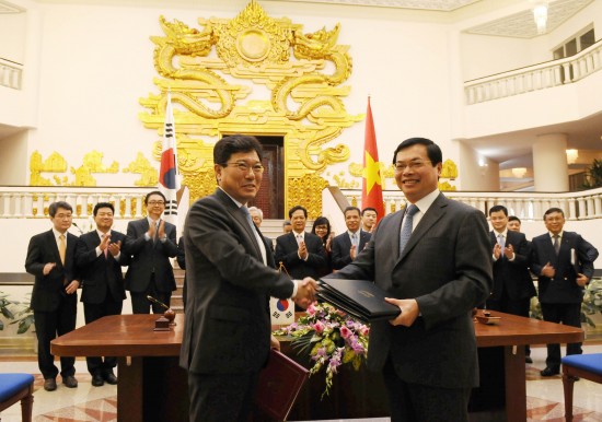 Việt Nam - Hàn Quốc chính thức ký Hiệp định thương mại tự do