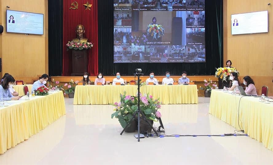 Người ứng cử đại biểu Quốc hội khóa XV tiếp xúc với cử tri quận Hoàn Kiếm