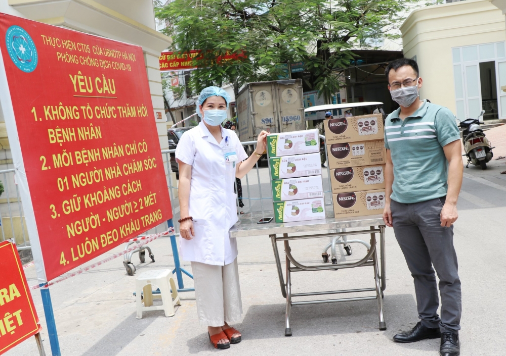 Nestlé Việt Nam hỗ trợ tuyến đầu chống dịch Covid-19