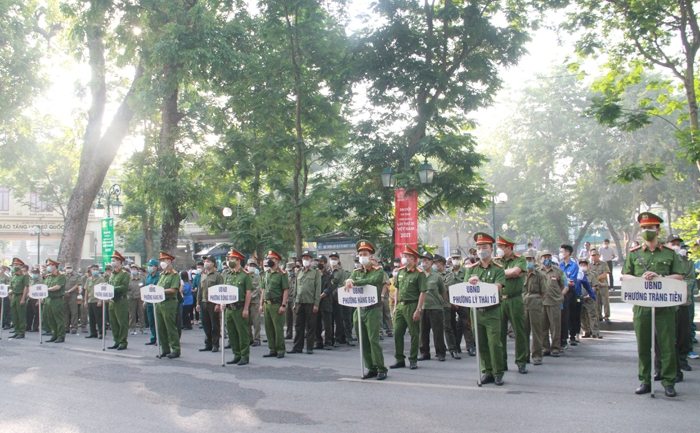 Quận Hoàn Kiếm ra quân đảm bảo trật tự đô thị, an toàn giao thông và vệ sinh môi trường