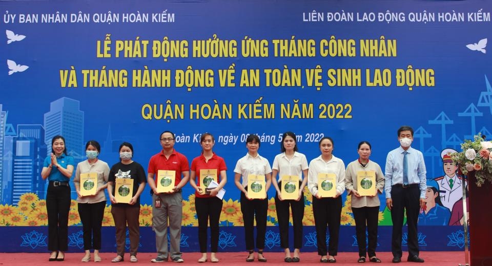 Quận Hoàn Kiếm phát động hưởng ứng Tháng Công nhân và Tháng hành động về An toàn, vệ sinh lao động năm 2022