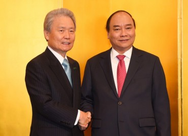 Thủ tướng đối thoại với các thành viên Liên đoàn Kinh tế Keidanren, Nhật Bản