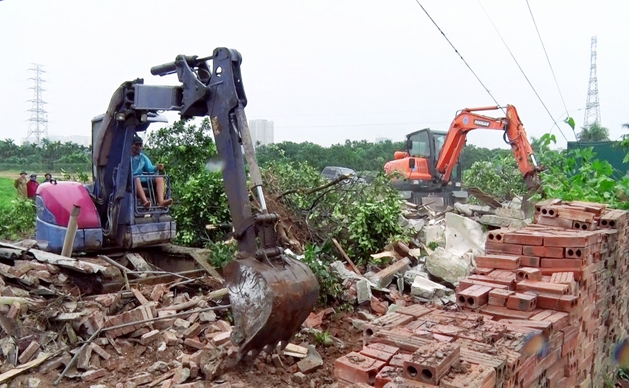UBND Thành phố yêu cầu báo cáo kết quả giải quyết vi phạm xây dựng, đất đai tại quận Hà Đông, Tây Hồ