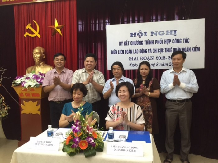 LĐLĐ quận Hoàn Kiếm ký kết chương trình phối hợp với Chi cục Thuế