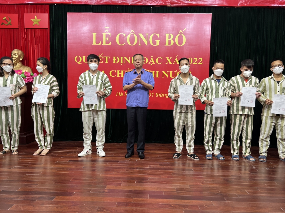 Công an Hà Nội tổ chức lễ công bố Quyết định đặc xá năm 2022