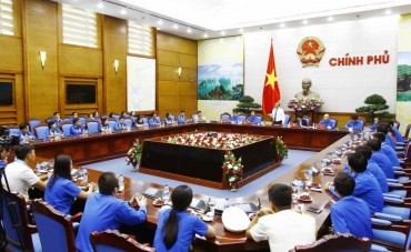 Phó Thủ tướng Trương Hòa Bình gặp mặt các cán bộ, công chức, viên chức trẻ giỏi