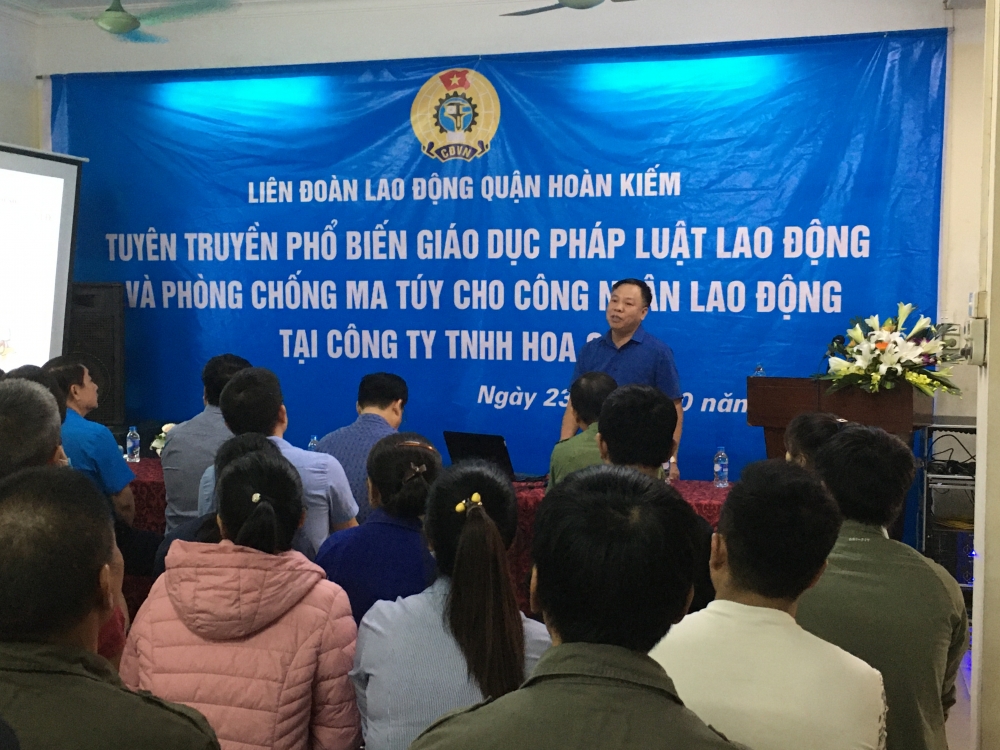 Liên đoàn Lao động quận Hoàn Kiếm tuyên truyền, phổ biến pháp luật lao động và phòng chống ma tuý