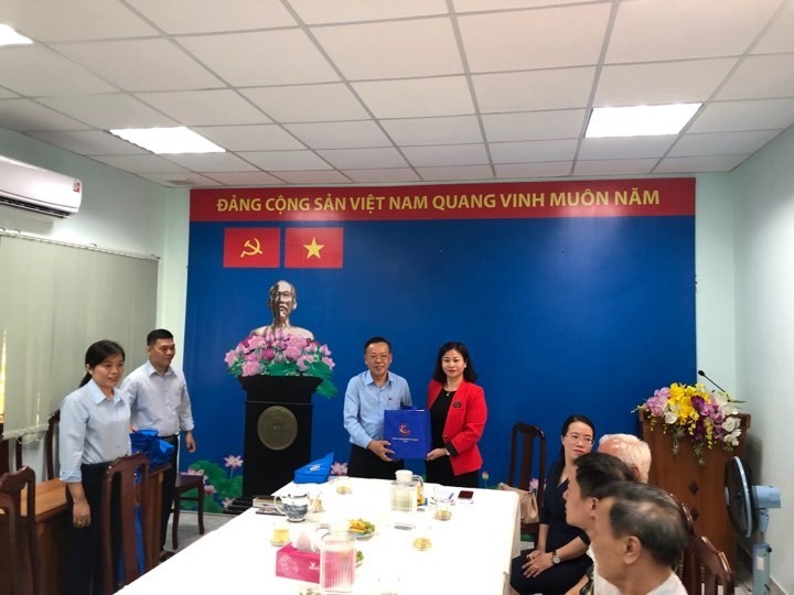 Đoàn công tác Ban chỉ đạo thực hiện quy chế dân chủ cơ sở Thành ủy Hà Nội thăm và làm việc tại thành phố Hồ Chí Minh