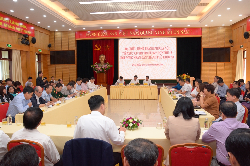 Đại biểu Hội đồng nhân dân Thành phố tiếp xúc cử tri quận Hoàn Kiếm