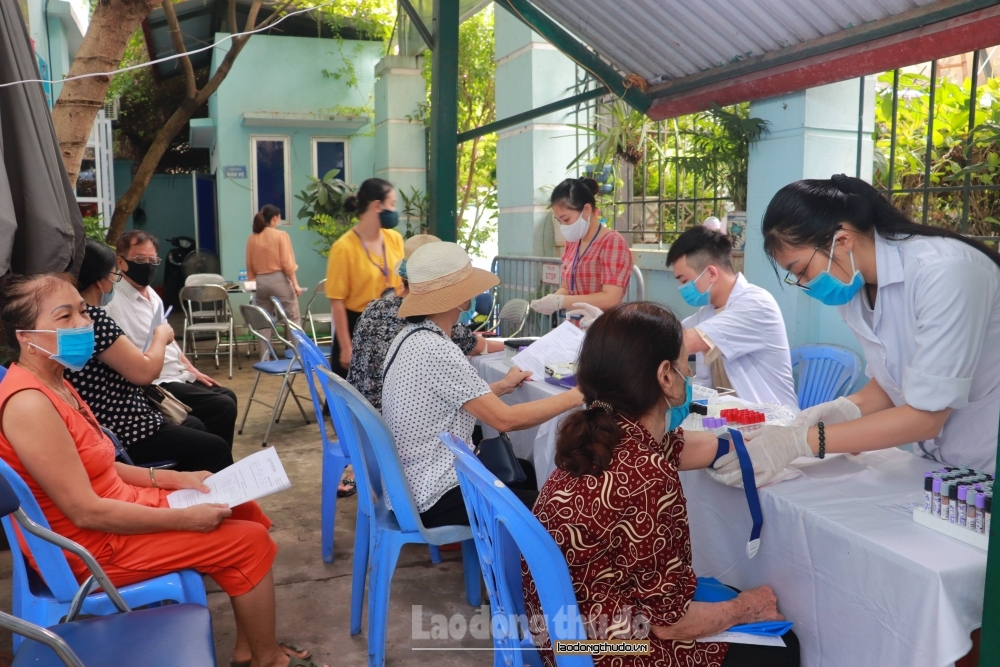 Nhiều khoảng trống trong chăm sóc sức khỏe người cao tuổi