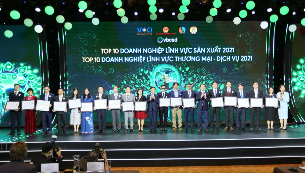 Vinamilk 6 lần liên tiếp được vinh danh trong Top 10 doanh nghiệp phát triển bền vững nhất Việt Nam năm 2021
