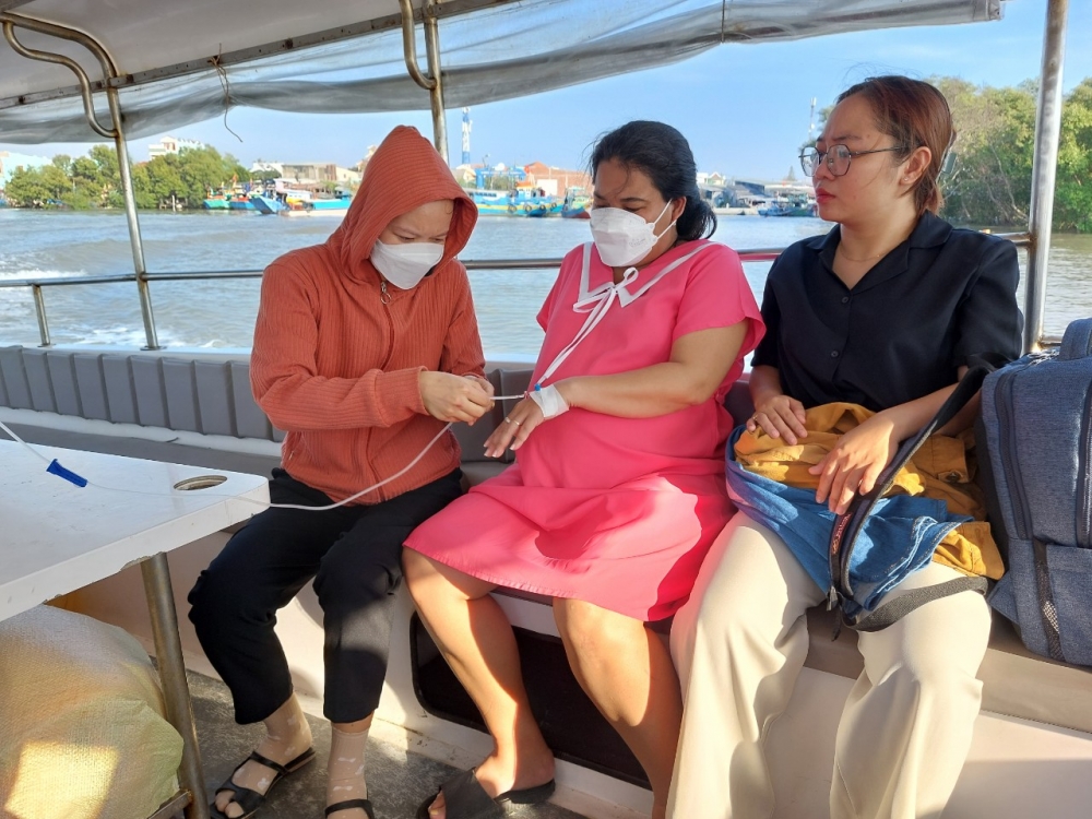 TP.HCM: Kịp thời đưa sản phụ từ xã đảo Thạnh An vào đất liền cấp cứu