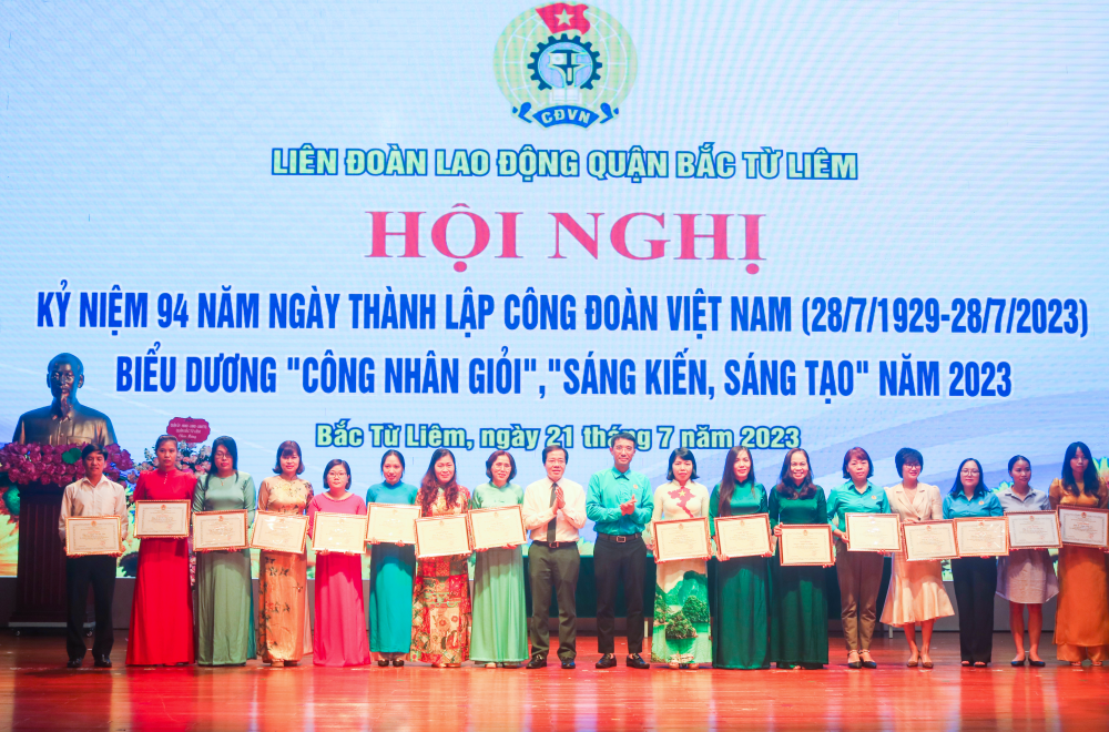 Nhân lên những tấm gương "Công nhân giỏi", "Sáng kiến sáng tạo" trong CNVCLĐ quận Bắc Từ Liêm