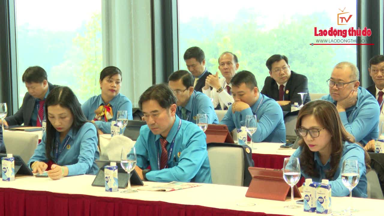 Đại biểu thảo luận đóng góp ý kiến vào các văn kiện Đại hội XIII Công đoàn Việt Nam