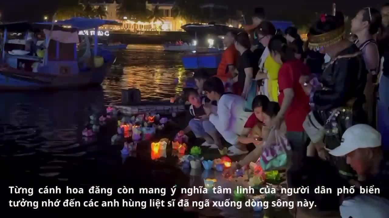 15.000 đèn hoa đăng thắp sáng dòng sông Cái