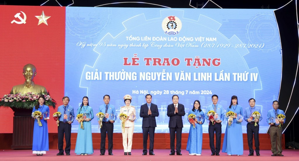 Tôn vinh những cán bộ Công đoàn tiên phong trong đổi mới