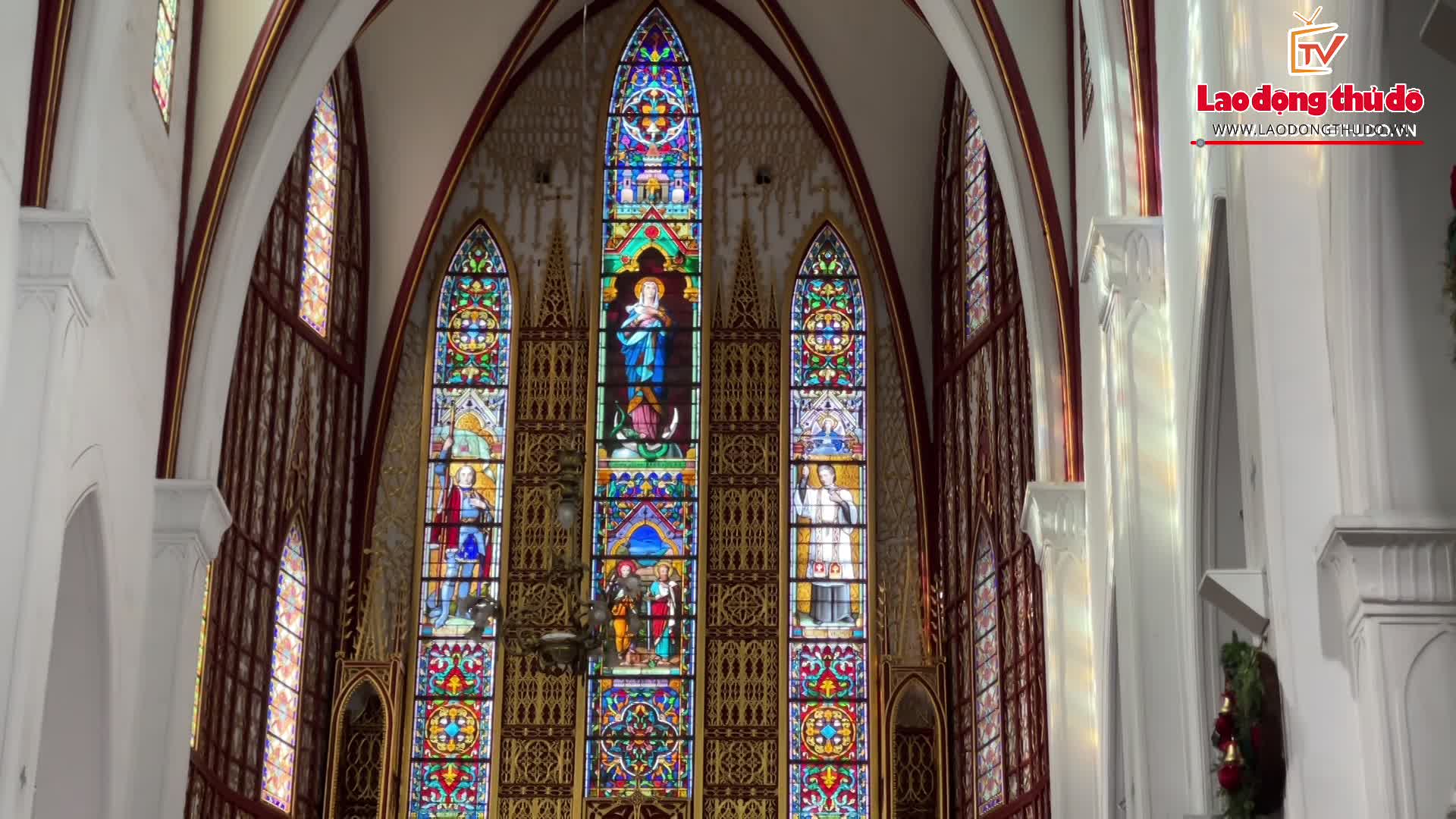 Nhà thờ Lớn Hà Nội lung linh sắc màu mùa Giáng sinh