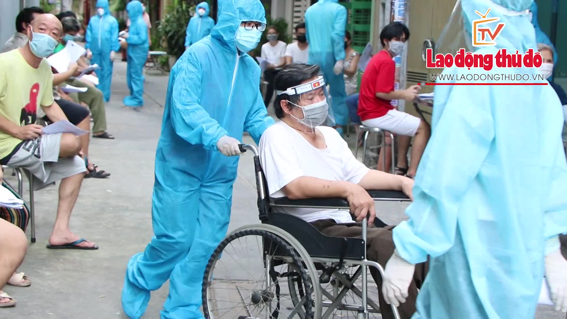 Thêm đội tiêm vaccine lưu động tại 'vùng đỏ' để mở rộng 'vùng xanh' ở Thành phố Hồ Chí Minh